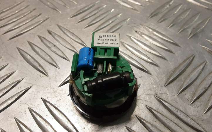 Opel Astra (2004 - 2009)  90520836 Громкоговоритель (громкоговорители) высокой частоты в передних дверях