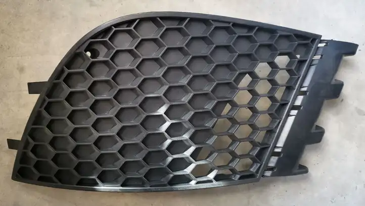 Seat Altea (2004 - 2009) Нижняя решетка переднего бампера — фото 1