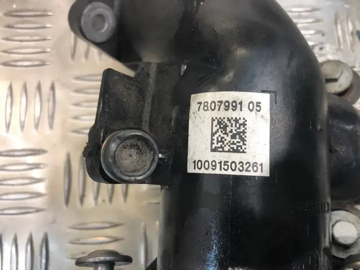 BMW 5 F10 F11 (2009 - 2016) 108452S1078079910510091503261 Детали воздухозаборника — фото 2