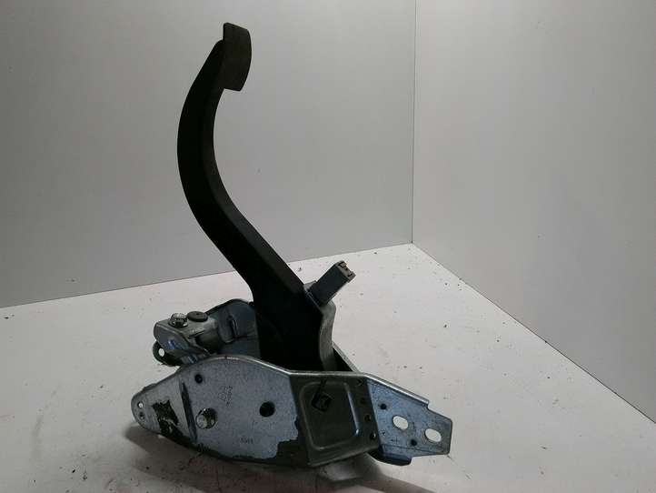 Opel Astra (2004 - 2009)  9010883 Педаль сцепления