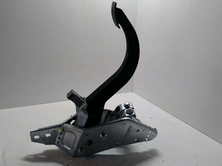 Opel Astra (2004 - 2009)  9010883 Педаль сцепления
