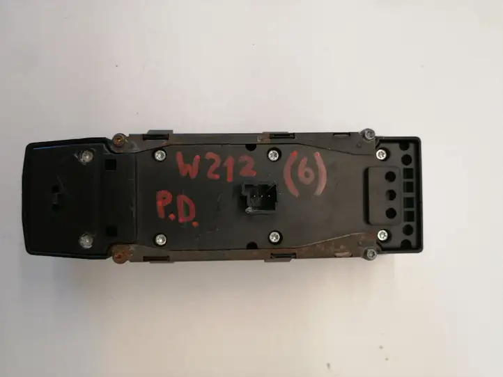Mercedes-Benz E W212 (2009 - 2016) A2129056100 Блок кнопок стеклоподъемников — фото 2