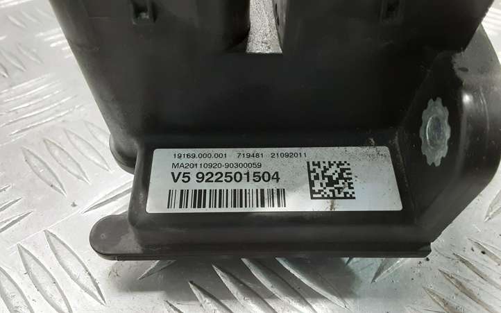 BMW 1 F20 F21 (2011 - 2019)  922501504 Узел подключения плюсовых проводов