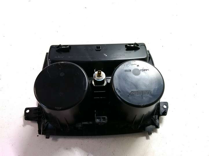 BMW 1 F20 F21 (2011 - 2019)  51169207320 Держатель чашки