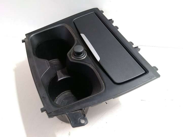 BMW 1 F20 F21 (2011 - 2019)  51169207320 Держатель чашки