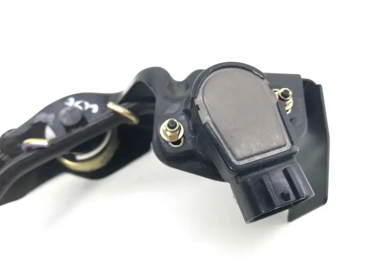 Toyota Corolla Verso AR10 (2004 - 2009) 8928152021 Педаль акселератора — фото 3