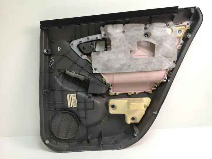 Toyota Prius (XW30) (2009 - 2015) 74816X1B00 Обшивка задней двери — фото 7