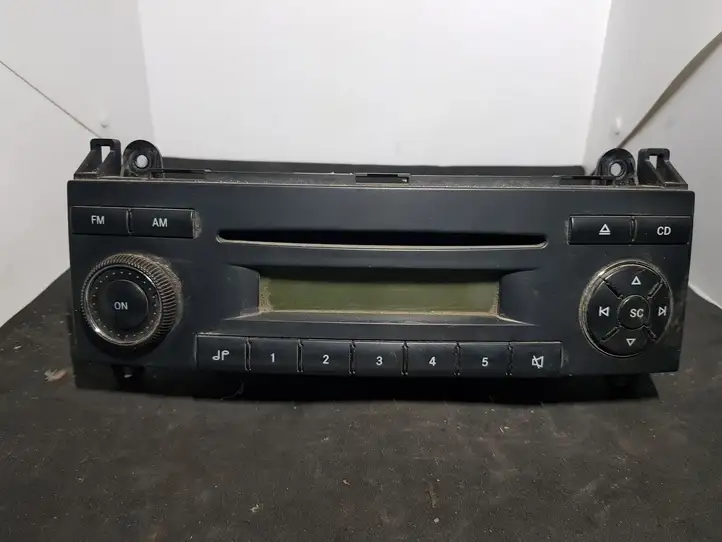 Mercedes-Benz Sprinter W906 (2006 - 2018) 9068200886 Магнитола / мультимедийная система — фото 1