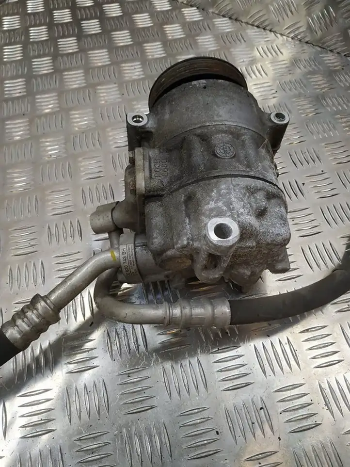 Volkswagen PASSAT B6 (2005 - 2010) 1K08208035 Компрессор (насос) кондиционера воздуха — фото 2