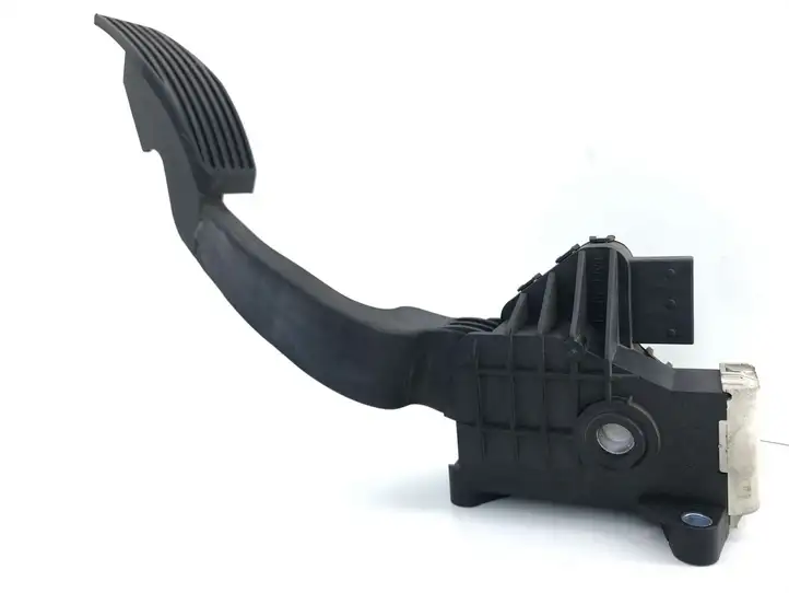 Opel Corsa D (2006 - 2010) 13305804 Педаль акселератора — фото 1