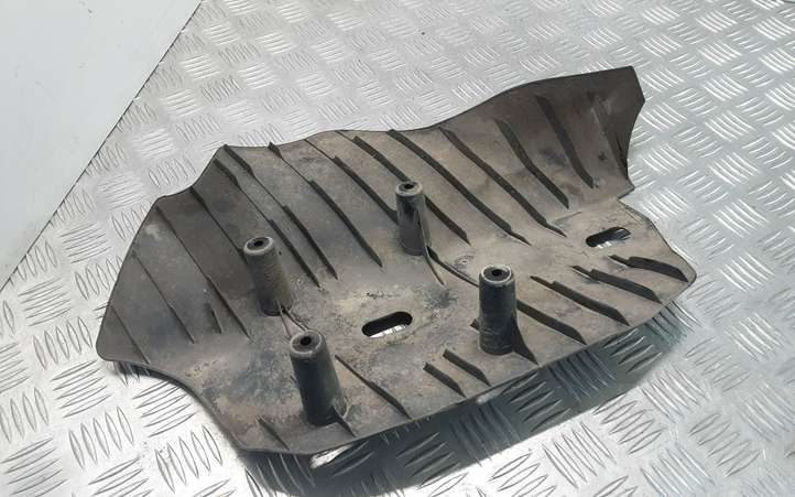 BMW 1 F20 F21 (2011 - 2019)  33326796137 Защита дна задней ходовой части