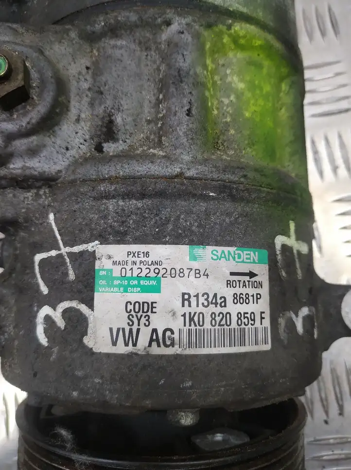 Volkswagen PASSAT B6 (2005 - 2010) 1K0820859F Компрессор (насос) кондиционера воздуха — фото 2