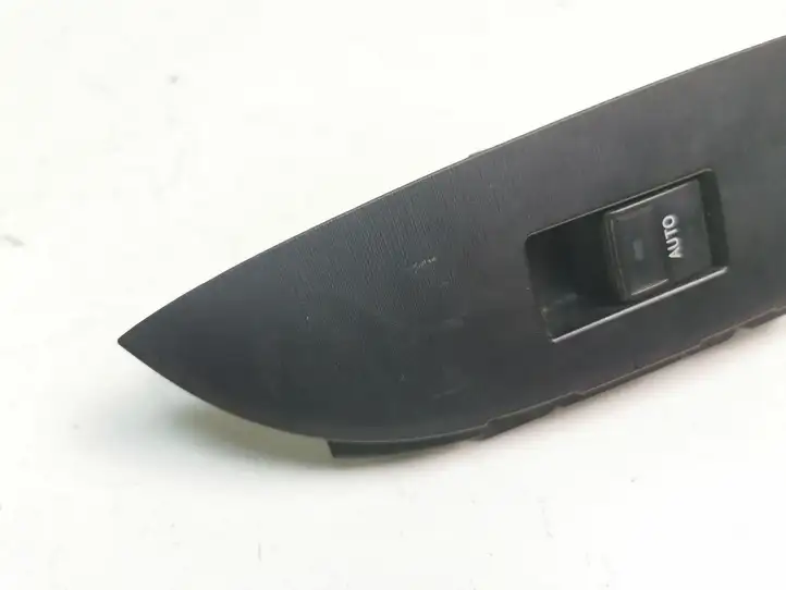 Toyota Prius (XW30) (2009 - 2015) 7427147060 Блок кнопок стеклоподъемников — фото 2