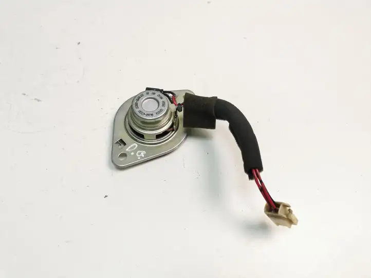 Toyota Prius (XW30) (2009 - 2015) 8616047130 Твитер задних дверей — фото 3