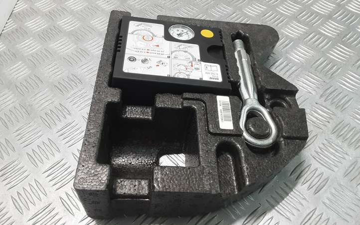 BMW X1 E84 (2009 - 2015)  71106792688 Комплект инструментов