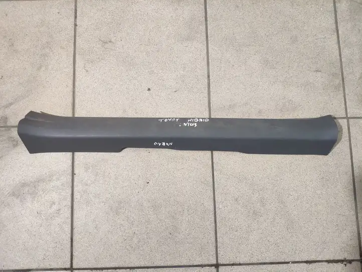 Toyota Prius (XW30) (2009 - 2015) 6791447040 Внутренняя отделка переднего порога — фото 1