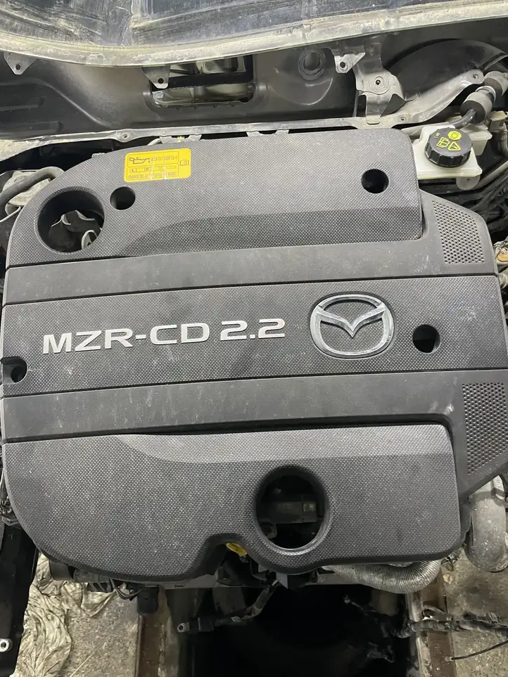 Mazda 3 II (2009 - 2011) Крышка двигателя декоративная — фото 1