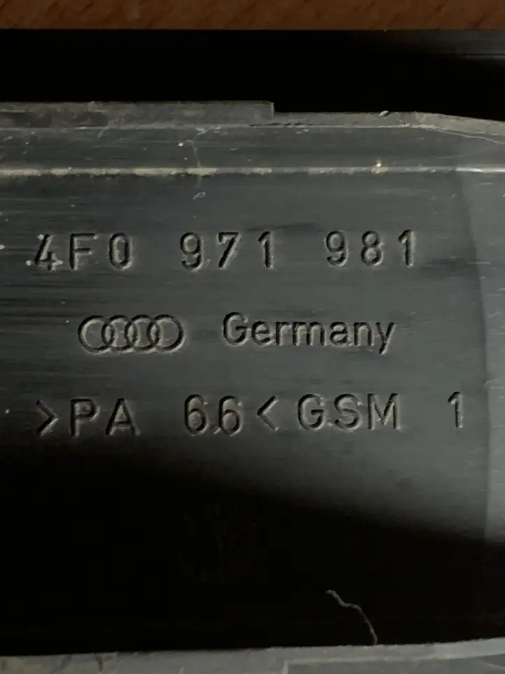 Audi A6 S6 C6 4F (2008 - 2011) 4F0971981 Прочие детали салона — фото 2