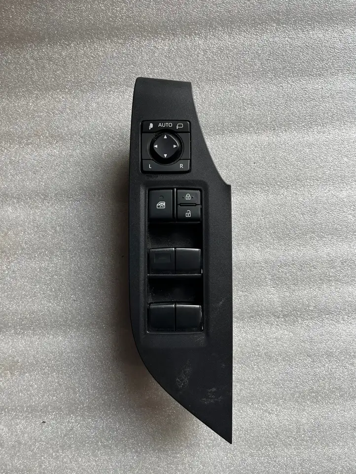 Toyota RAV 4 (XA50) (2018 - ) 7423242220 Блок кнопок стеклоподъемников — фото 1