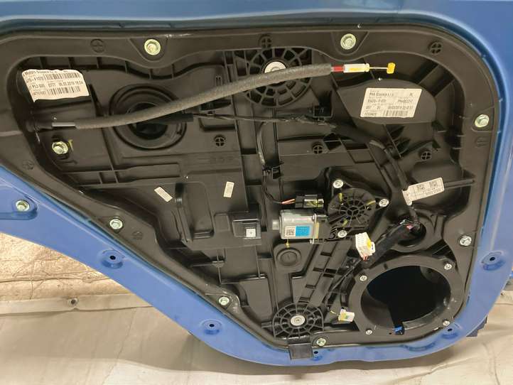 Kia Sportage (2018 - 2021)   Задняя дверь
