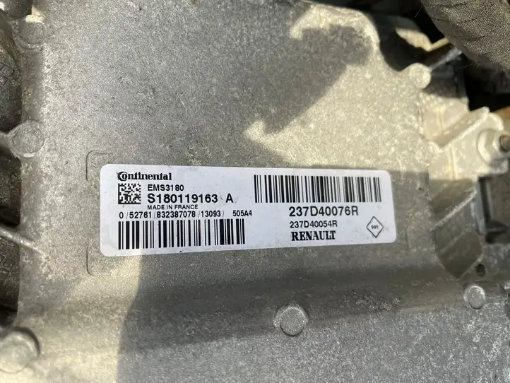Renault Zoe (2012 - ) 237D40076R Блок управления двигателем (ЭБУ) — фото 1