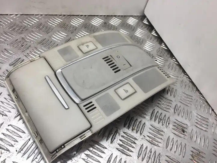 Audi A6 S6 C6 4F (2004 - 2008) 4F0951177 Передняя подсветка — фото 1