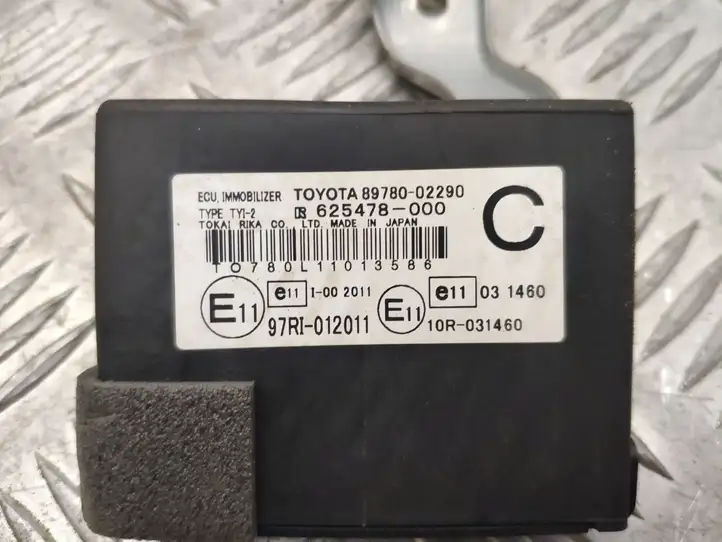 Toyota Auris 150 (2006 - 2012) 8978002290 Блок иммобилайзера — фото 2