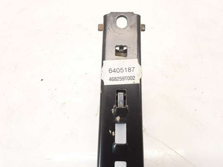 Fiat Doblo (2000 - 2009)  468259T002 Регулировочная планка ремня безопасности