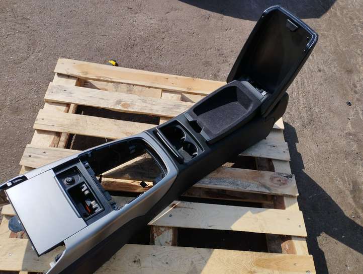 Audi A6 (2011 - 2014)  4G0864981A Подлокотник