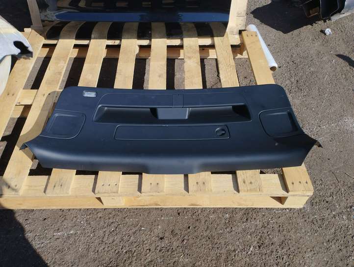 Audi A6 (2011 - 2014)  4G9867979D Обшивка крышки багажника
