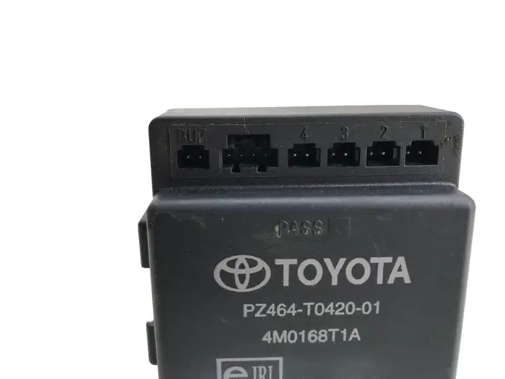 Toyota Prius (XW20) (2003 - 2009) 4M0168T1A Блок управления парктрониками — фото 4