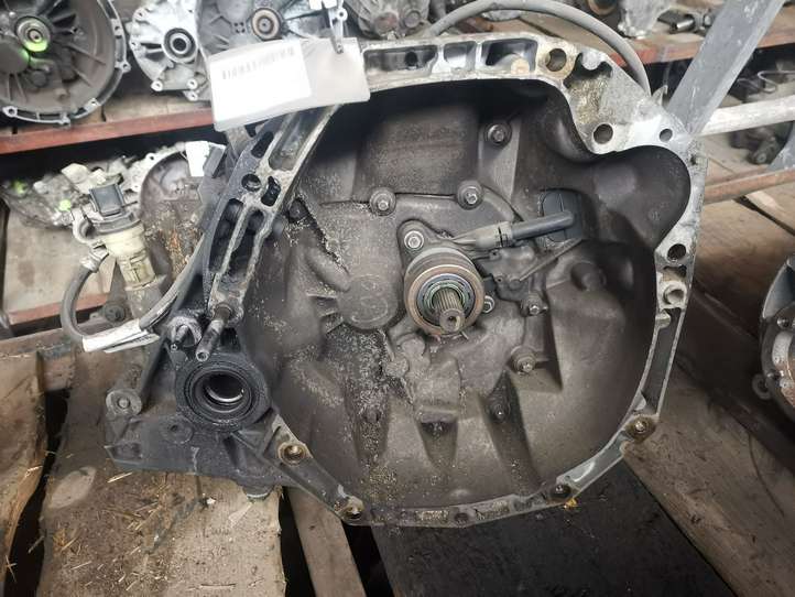 Dacia Sandero (2008 - 2012)   Механическая коробка передач, 5 передач