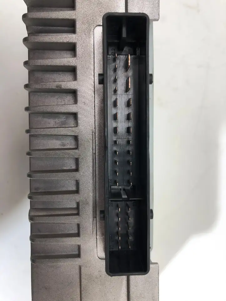 Audi A5 8T 8F (2007 - 2011) 8R0035223G Усилитель звука — фото 3