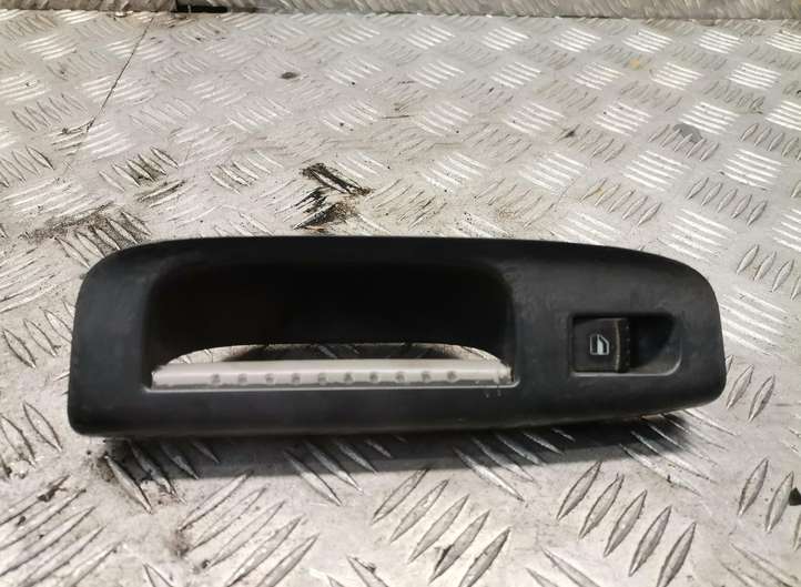 Audi A6 (2004 - 2008)   Отделка  кнопки стеклоподъемника