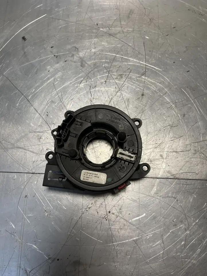 BMW 5 E39 (1996 - 2003) 83764439 Контактное кольцо SRS — фото 1