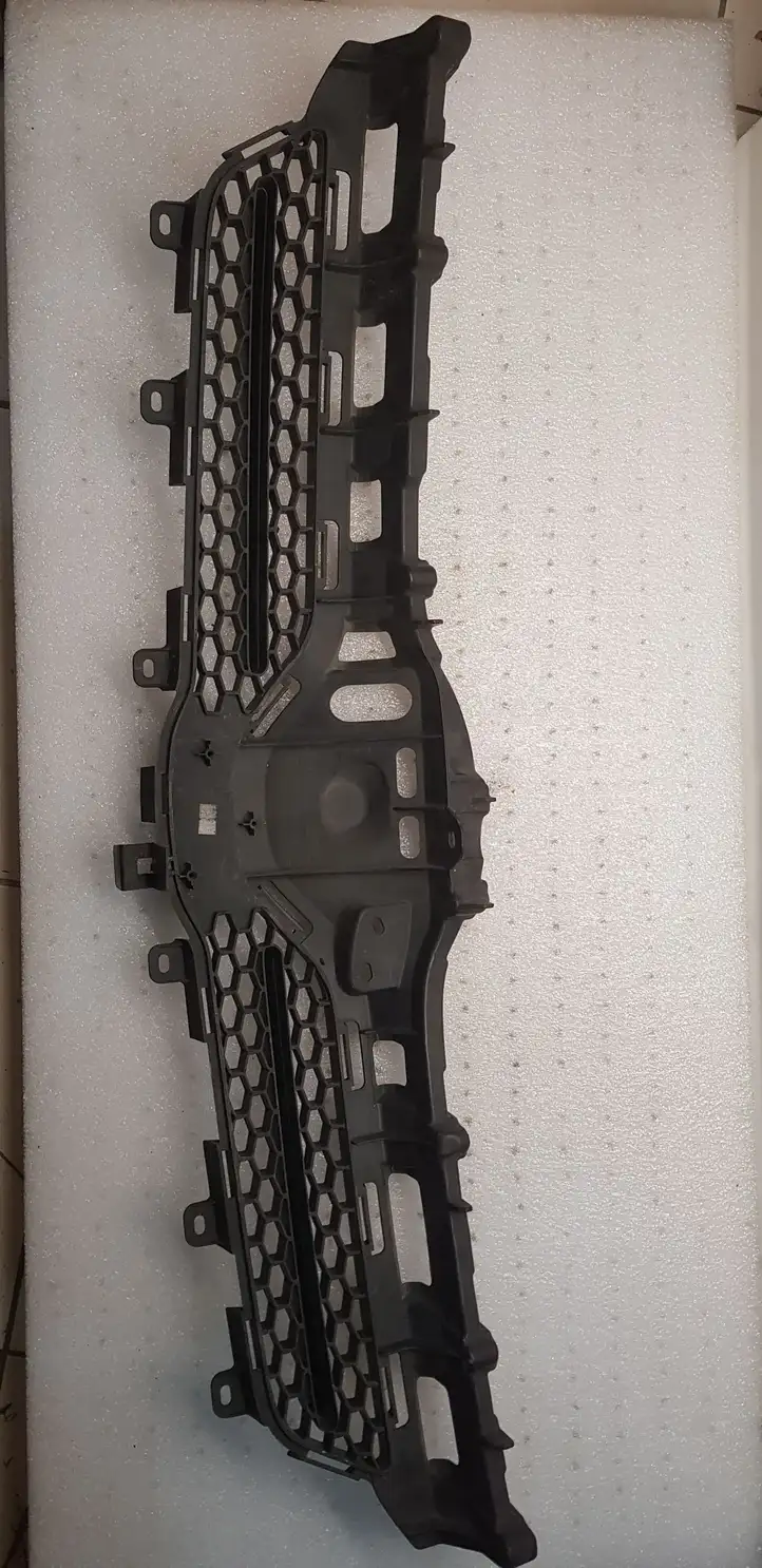 Toyota Corolla Verso AR10 (2004 - 2009) 531110F030 Верхняя решетка радиатора — фото 3