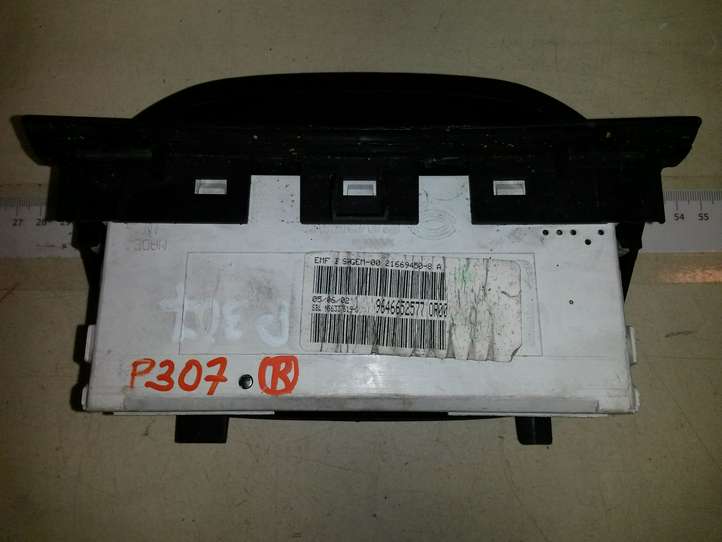 Peugeot 307 (2001 - 2005)  9646652577 Экран/ дисплей / маленький экран