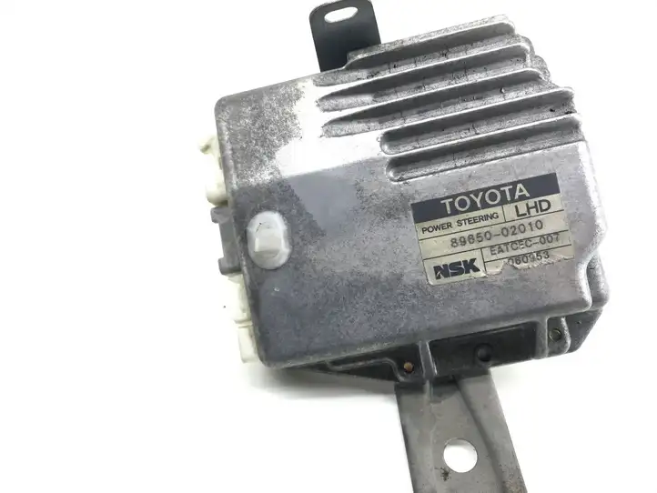 Toyota Corolla E120 E130 (2000 - 2004) 8965002010 Блок управления усилителем руля — фото 3