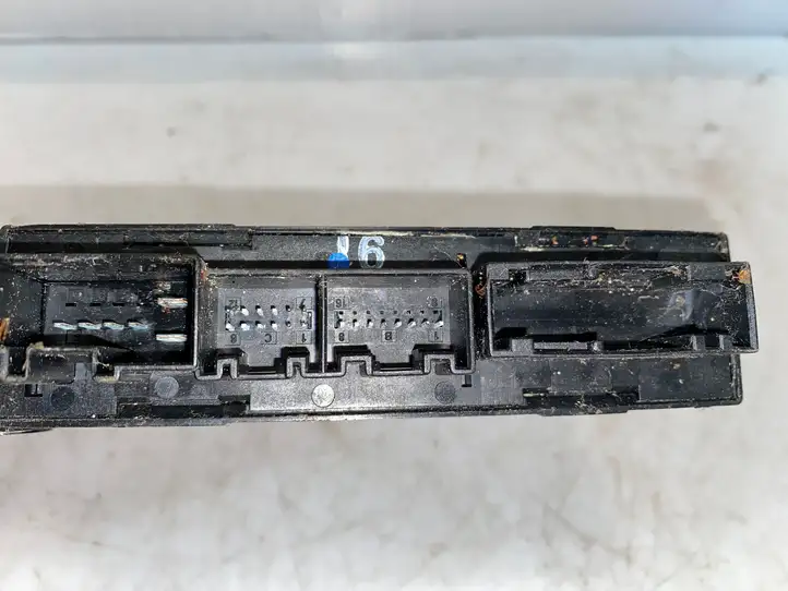 Audi A4 S4 B6 8E 8H (2000 - 2006) 0130821766 Стеклоподъемник задней двери — фото 2