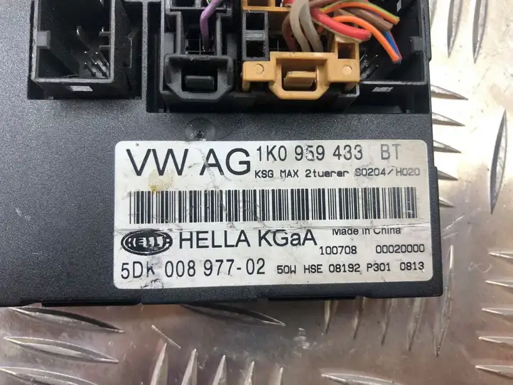 Volkswagen Touran I (2003 - 2010) 1K0959433BT Модуль комфорта — фото 2