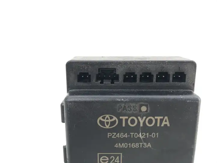 Toyota Avensis T250 (2006 - 2009) 4M0168T3A Блок управления парктрониками — фото 4