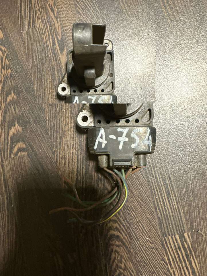 Toyota Corolla E120 E130 (2000 - 2004)  222040J010 Измеритель потока воздуха