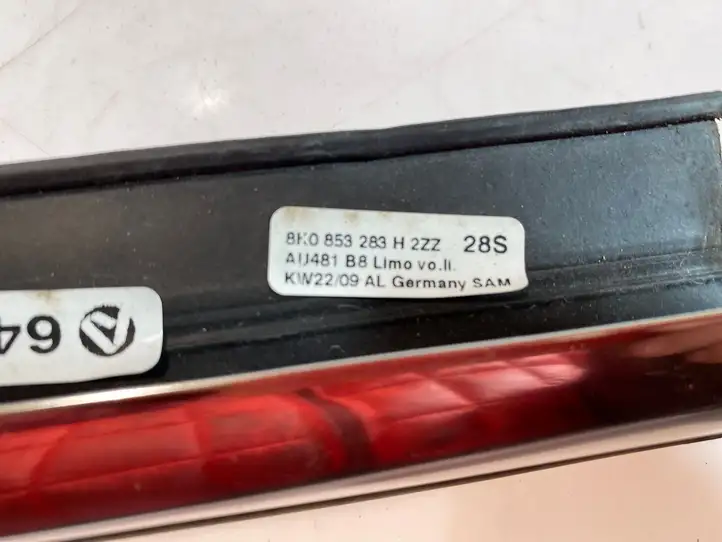 Audi A4 S4 B8 8K (2007 - 2011) 8K0853283H Накладка стекла передней двери — фото 2