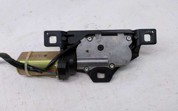 BMW 5 E60 E61 (2004 - 2010)  7129931 Притягиватель задней крышки