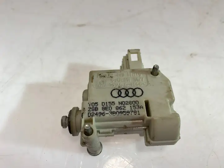 Audi A4 S4 B6 8E 8H (2000 - 2006) 8E0862153A Замок крышки топливного бака — фото 1
