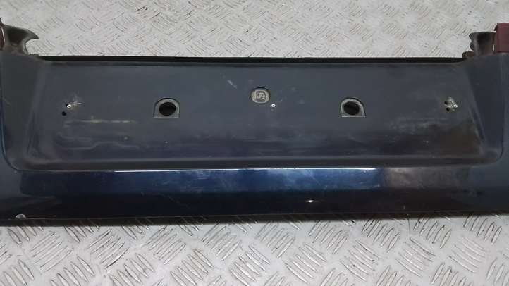 BMW 7 E65 E66 (2001 - 2008)  8223241 Обшивка крышки багажника