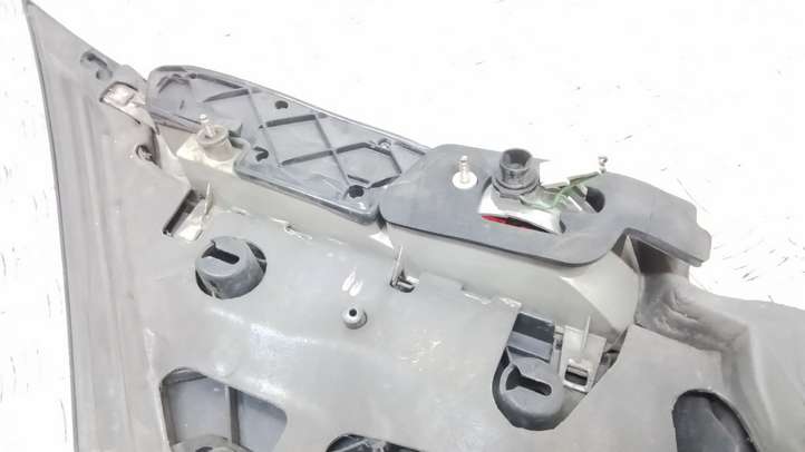 BMW 7 E65 E66 (2001 - 2008)  8223241 Обшивка крышки багажника