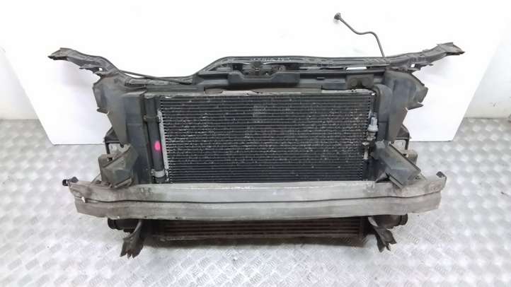 Audi Q5 (2008 - 2012)  8R0121292B Комплект радиаторов