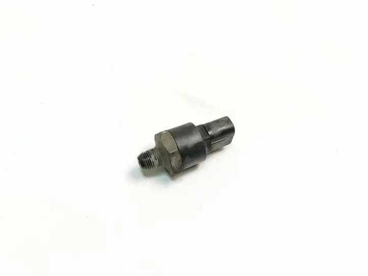 Toyota Corolla Verso AR10 (2004 - 2009) 401742 Датчик давления масла двигателя — фото 1