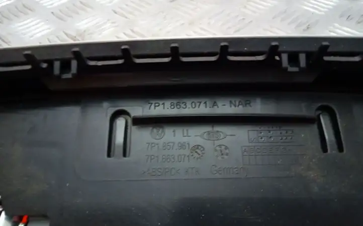 Volkswagen Touareg II (2010 - 2018) 7P1863071A Пепельница — фото 2